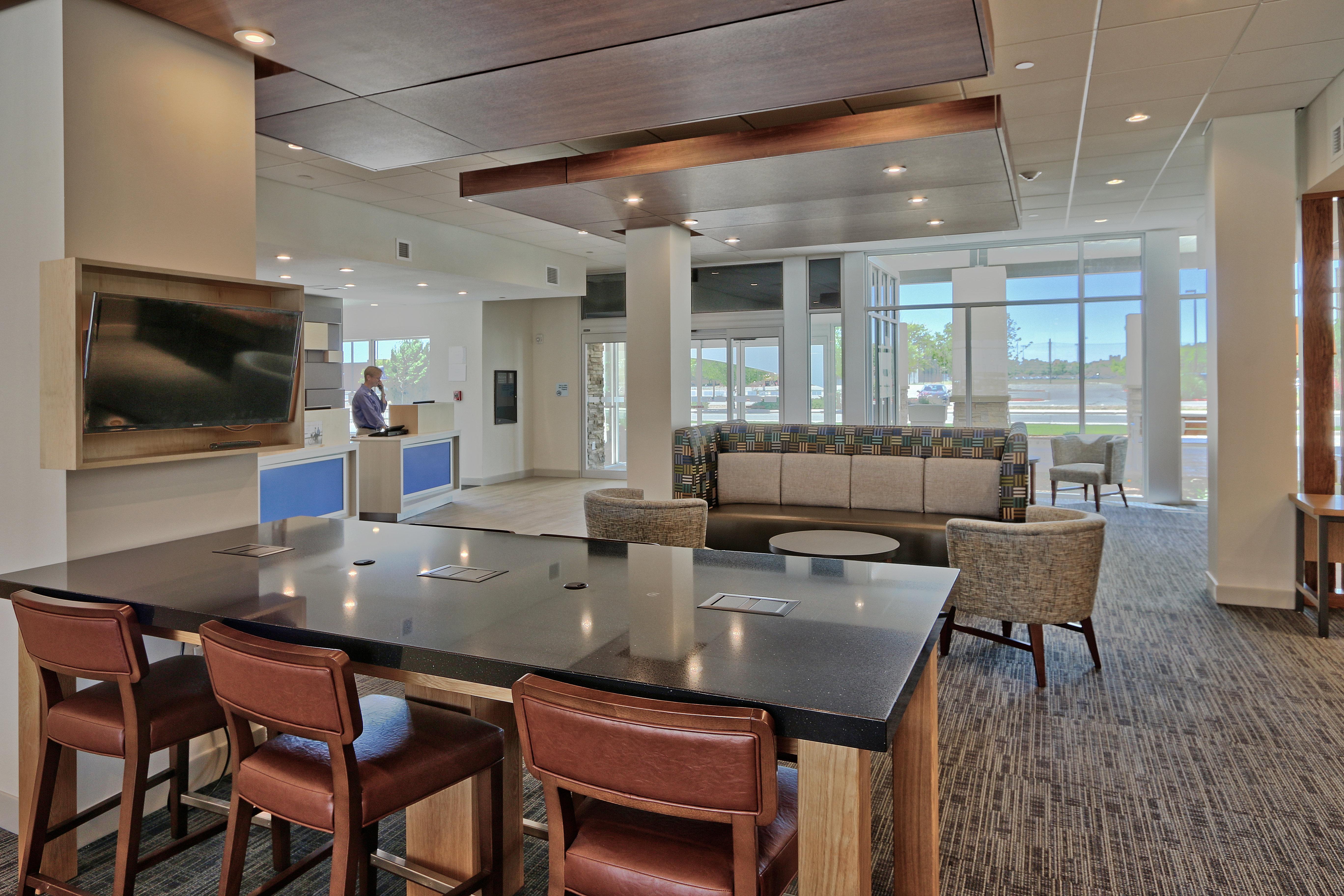 Holiday Inn Express & Suites - Roswell By Ihg Exterior photo