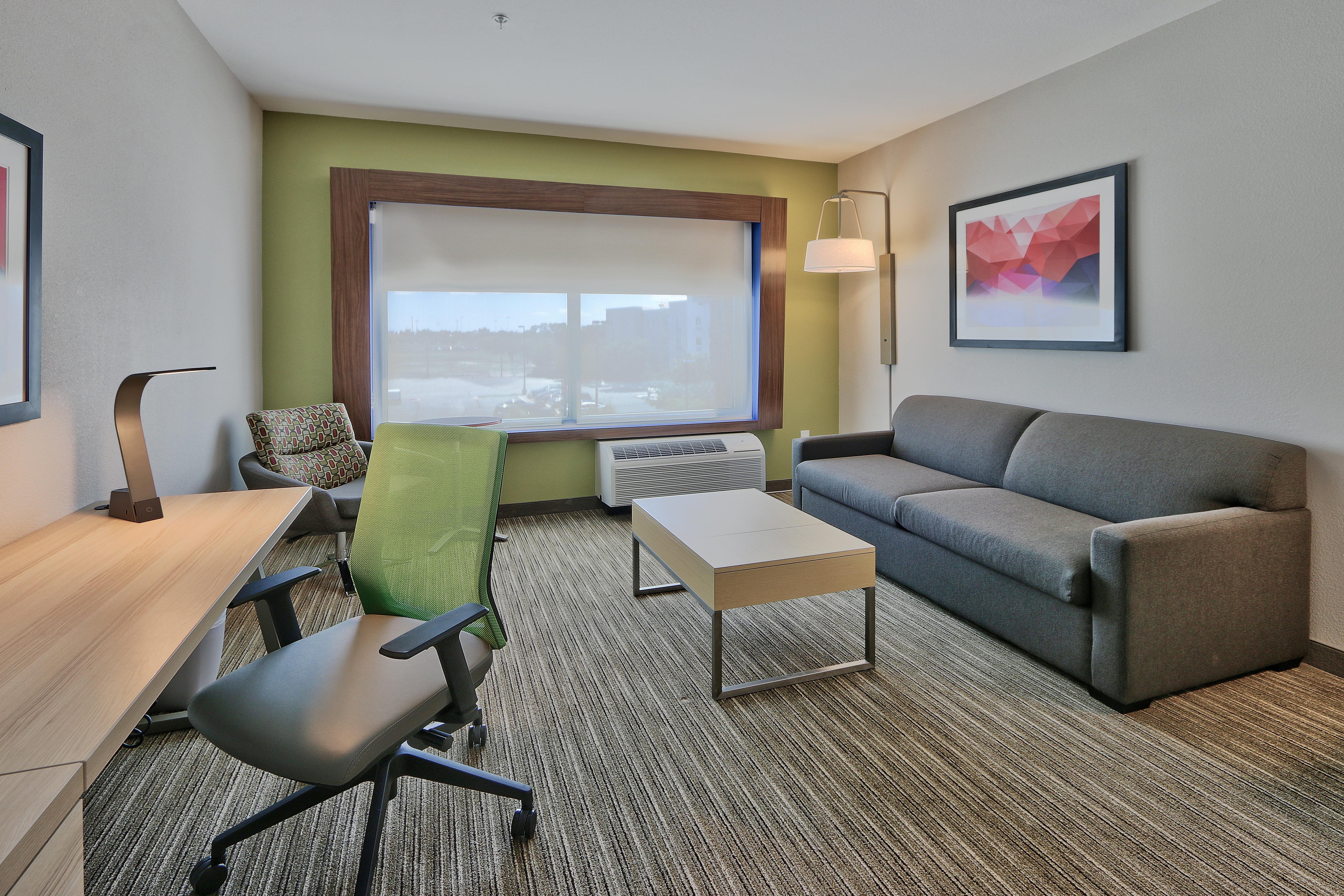 Holiday Inn Express & Suites - Roswell By Ihg Exterior photo